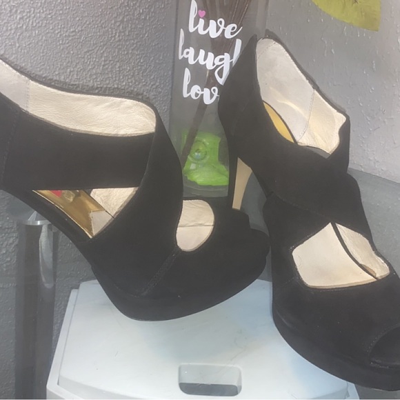 beautiful black michael kors heels - Picture 2 of 3